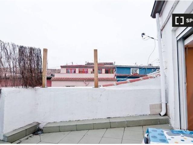 Apartamento de 2 dormitorios en alquiler en Embajadores, Madrid