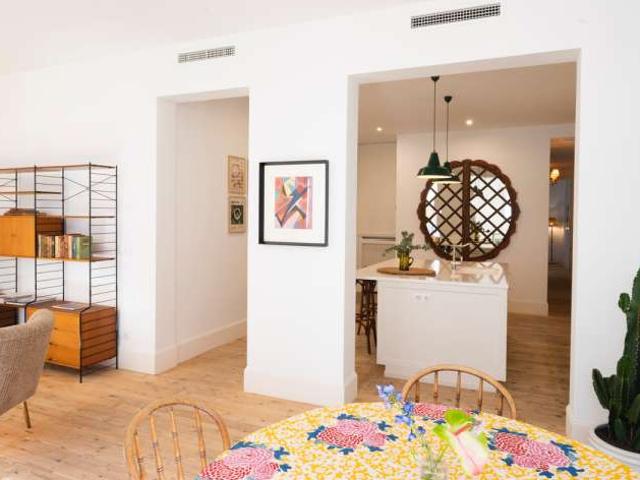 Apartamento de 2 dormitorios en alquiler en Embajadores, Madrid