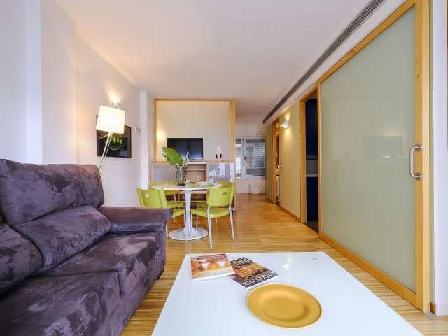 Apartamento de 2 dormitorios en alquiler en Embajadores, Madrid