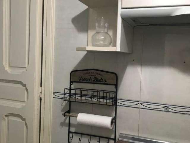 Apartamento de 2 dormitorios en alquiler en Embajadores, Madrid