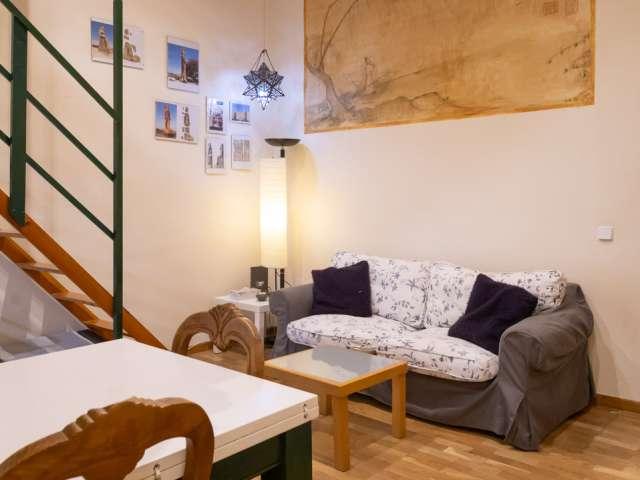 Apartamento de 2 dormitorios en alquiler en Embajadores, Madrid