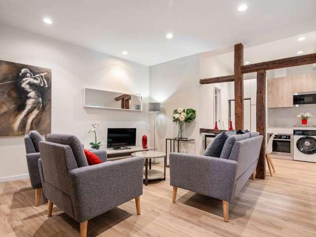 Piso de 2 habitaciones en alquiler en Embajadores, Madrid