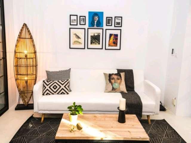 Apartamento de 2 dormitorios en alquiler en Embajadores, Madrid