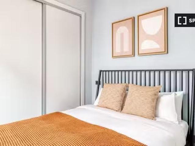Apartamento de 2 dormitorios en alquiler en Embajadores, Madrid