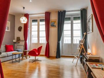 Apartamento de 2 dormitorios en alquiler en Embajadores, Madrid
