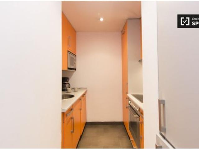 Apartamento de 2 dormitorios en alquiler en Embajadores