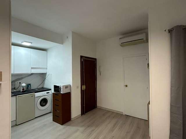 Apartamento de 2 dormitorios en alquiler en Justicia, Madrid