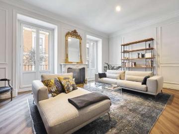 Apartamento de 2 dormitorios en alquiler en Justicia, Madrid
