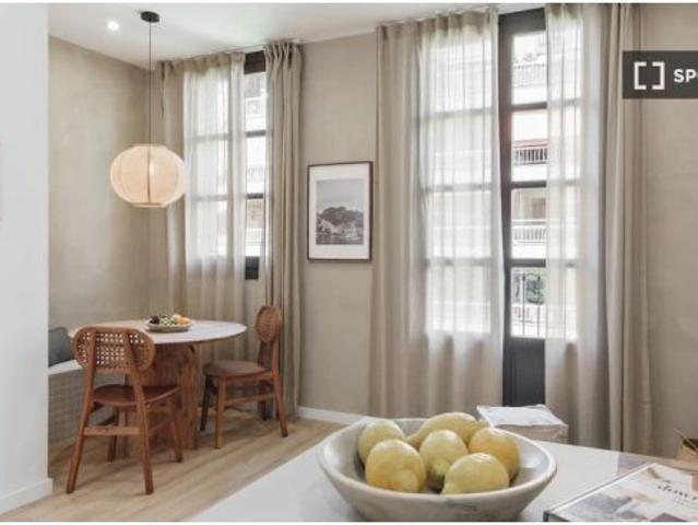 Apartamento de 2 dormitorios en alquiler en L' Eixample