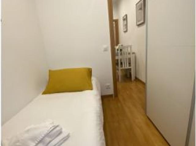 Apartamento de 2 dormitorios en alquiler en La Latina