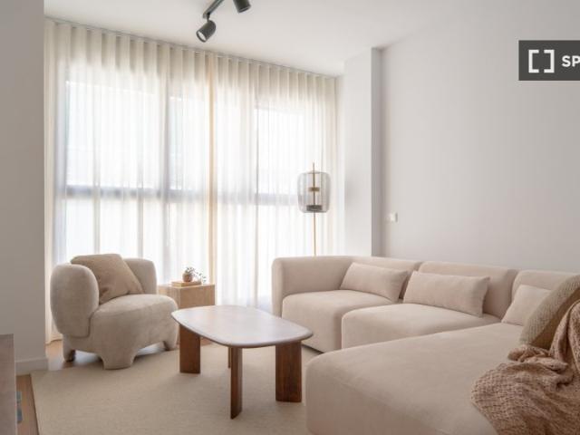 Apartamento de 2 dormitorios en alquiler en Los Remedios, Sevilla