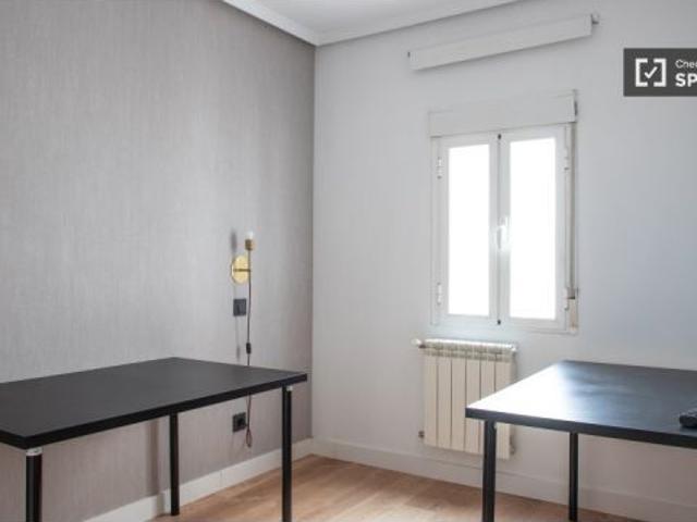 Apartamento de 2 dormitorios en alquiler en Puerta del Ángel