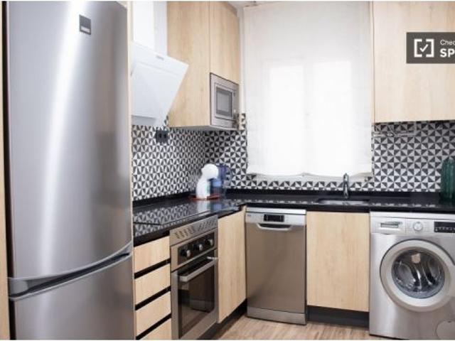 Apartamento de 2 dormitorios en alquiler en Puerta del Ángel, Madrid