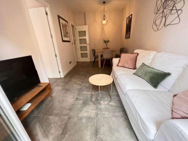 Apartamento de 2 dormitorios en alquiler en Pacífico, Madrid