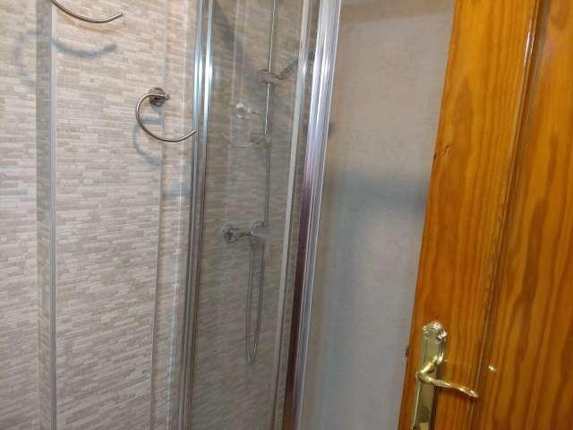Apartamento de 2 dormitorios en alquiler en Pacífico, Madrid
