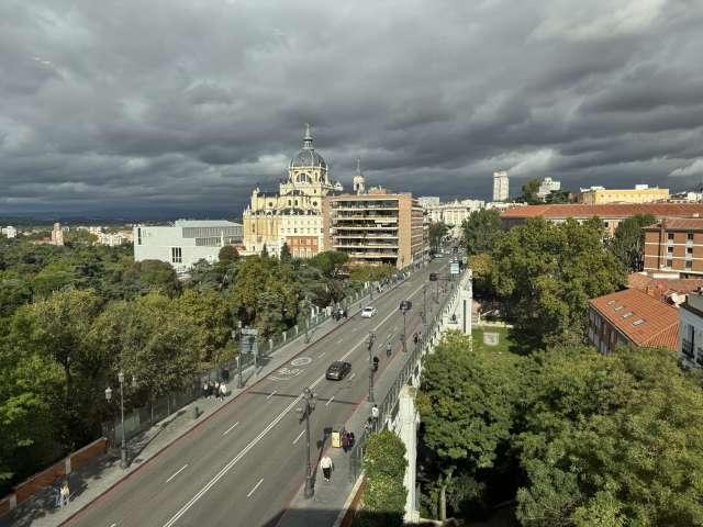 Apartamento de 2 dormitorios en alquiler en Palacio, Madrid