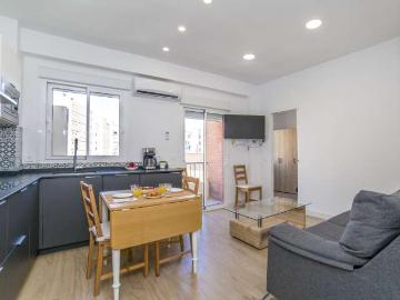 Apartamento de 2 dormitorios en alquiler en Patraix, Valencia