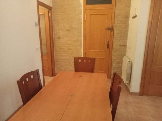 Apartamento de 2 dormitorios en alquiler en Russafa, Valencia