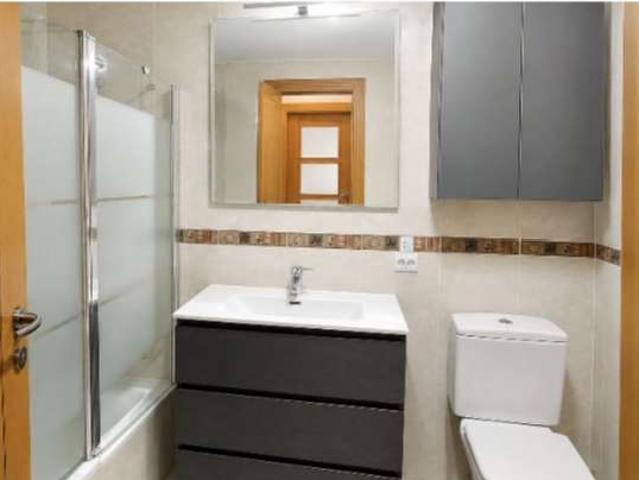 Apartamento de 2 dormitorios en alquiler en Roquetas de Mar