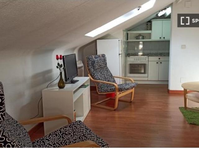 Apartamento de 2 dormitorios en alquiler en Salamanca