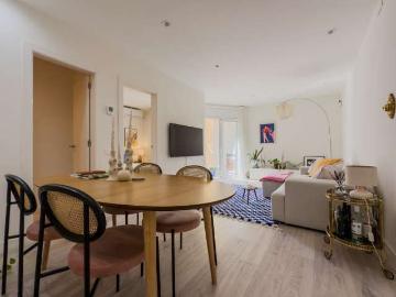 Piso de 2 habitaciones en alquiler en Sant Antoni, Barcelona