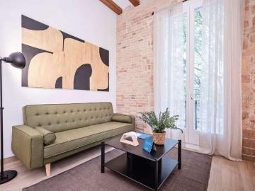 Piso de 2 habitaciones en alquiler en Sant Antoni, Barcelona