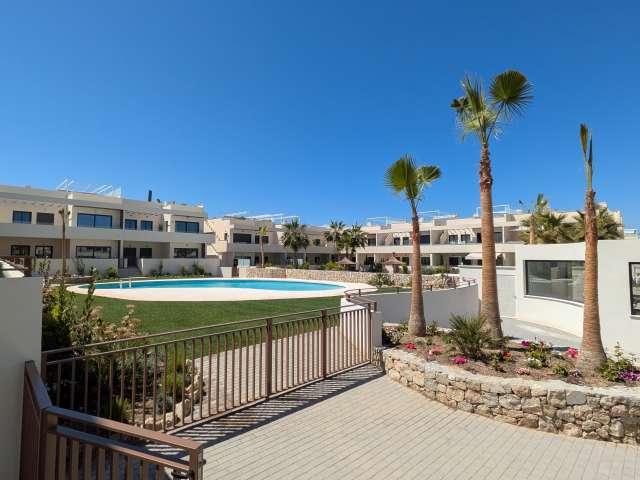 Apartamento de 2 dormitorios en alquiler en Torrevieja