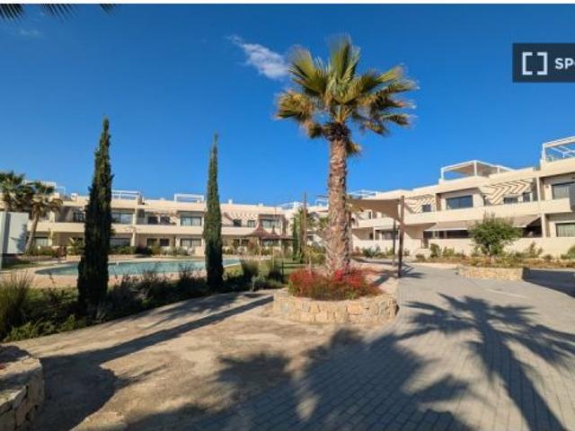 Apartamento de 2 dormitorios en alquiler en Torrevieja, todos los gastos incluidos