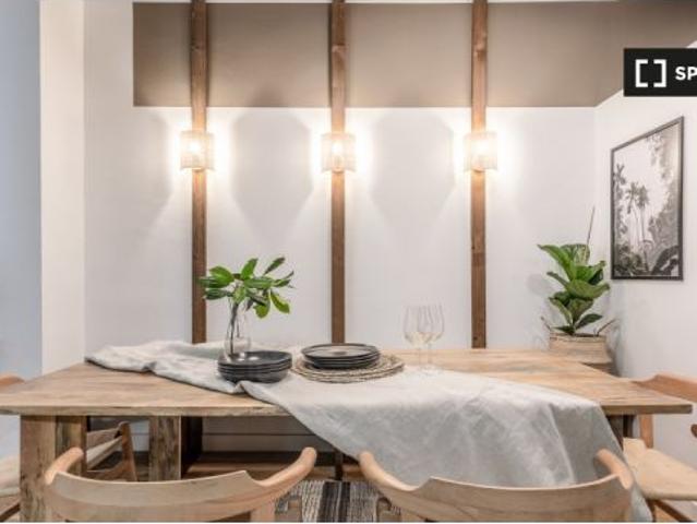 Apartamento de 2 dormitorios en alquiler en Trafalgar