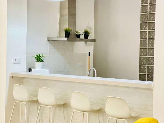 Apartamento de 2 dormitorios en alquiler en Triana, Sevilla