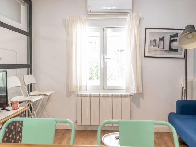 Apartamento de 2 dormitorios en alquiler en Valverde, Madrid