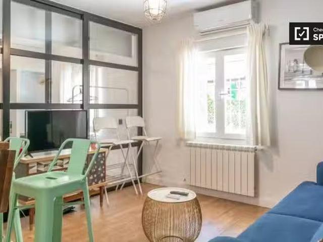 Apartamento de 2 dormitorios en alquiler en Valverde, Madrid