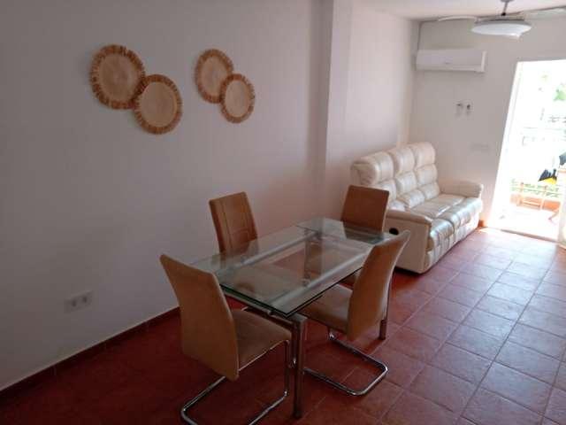 Apartamento de 2 dormitorios en alquiler en Vera, Almería