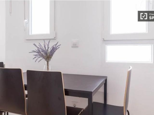 Apartamento de 2 dormitorios en Cuatro Caminos