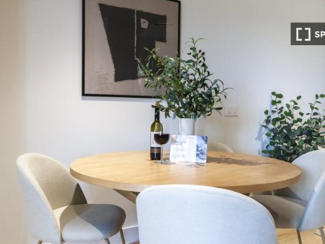 Apartamento de 2 dormitorios para alquilar en Nueva España, Madrid