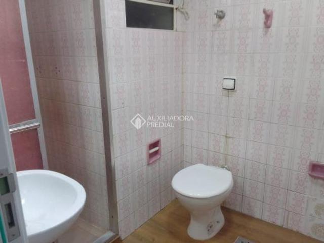 apartamento de 2 dormitórios reformado e desocupado próximo ao shopping Bourbon Assis BrasilAssi