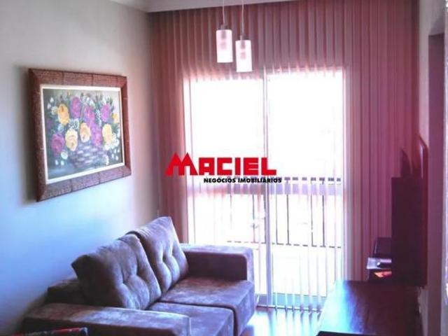 Apartamento de 2 dormitórios, semi mobiliado, uma ótima localização!