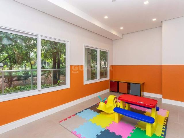 Apartamento de 2 dormitórios, sendo 1 suíte no bairro Santana, com VAGA COBERTA E CHURRASQUEIRA INTERNA COD: 18155