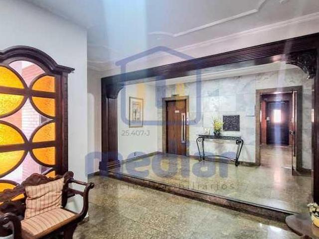 Apartamento de 2 dormitórios, 1 suíte, vaga e dependência completa, na Ponta da Praia !