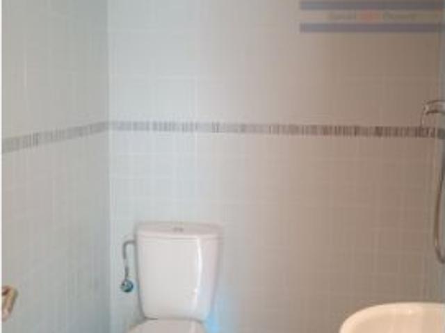 Apartamento de 2 habitaciones. Edificio con ascensor y garaje