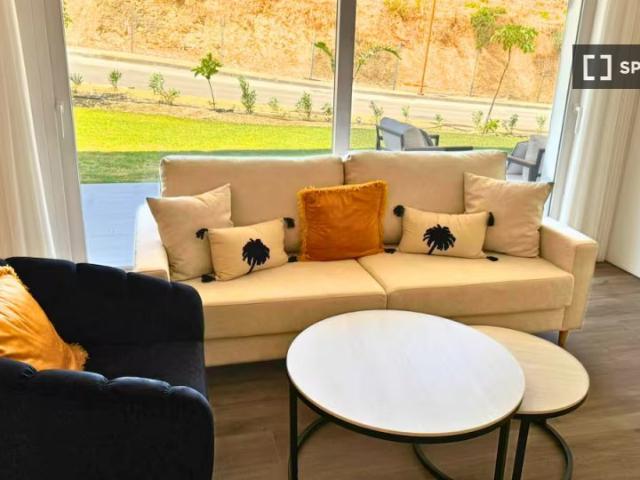 Apartamento de 2 habitaciones en alquiler en Casares, Málaga