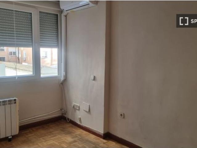 Apartamento de 2 habitaciones en alquiler en Colina. Se permite fumar