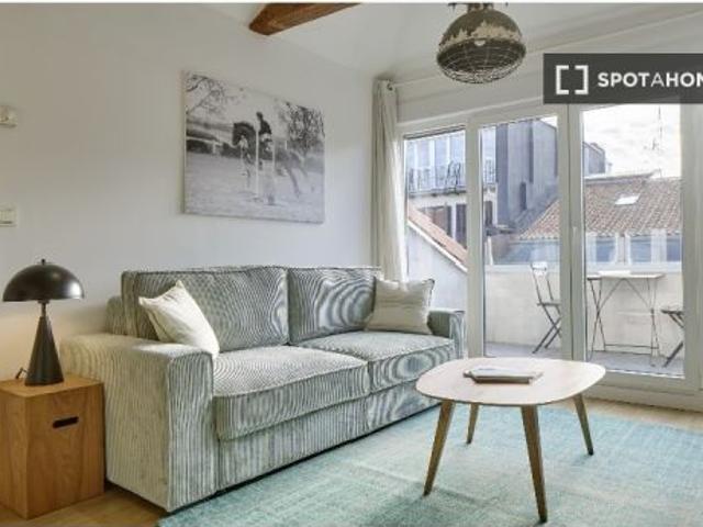 Apartamento de 2 habitaciones en alquiler en el centro, solo para profesionales