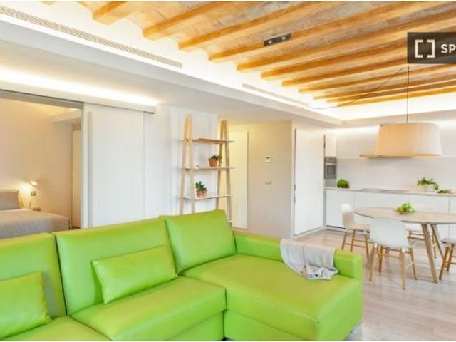 Apartamento de 2 habitaciones en alquiler en El Gòtic, Barcelona