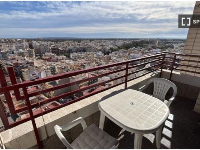 Apartamento de 2 habitaciones en alquiler en Elche, gastos incluidos