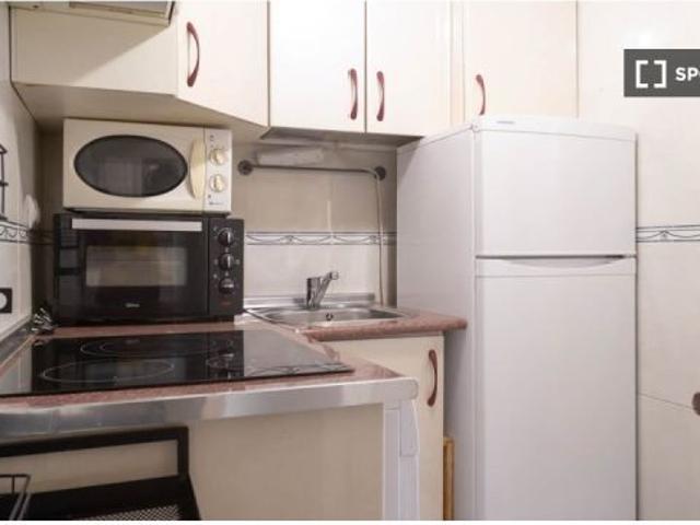 Apartamento de 2 habitaciones en alquiler en Embajadores, ideal para parejas