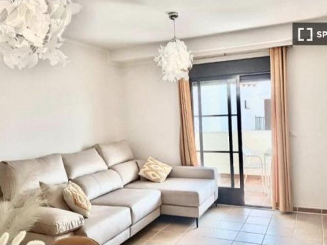 Apartamento de 2 habitaciones en alquiler en Ítrabo, se admiten parejas