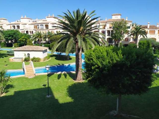 Piso de 2 dormitorios en alquiler en Jávea