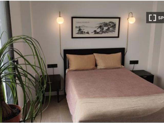 Apartamento de 2 habitaciones en alquiler en La Trinidad Oeste, se admiten parejas