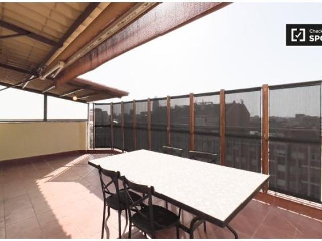 Apartamento de 2 habitaciones en alquiler en La Sagrada Familia con aire acondicionado central